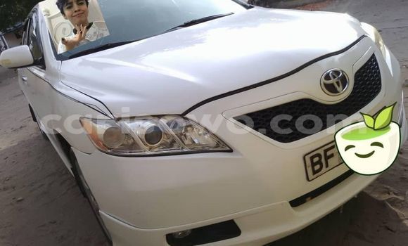 Buy Used Toyota Camry White Car in Cotonou in Benign