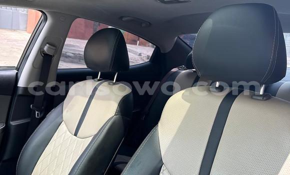 Ra Àlòkù Hyundai Elantra funfun Ọkọ̀ in Cotonou ni Benin Ra Àlòkù Hyundai Elantra funfun Ọkọ̀ in Cotonou ni Benin