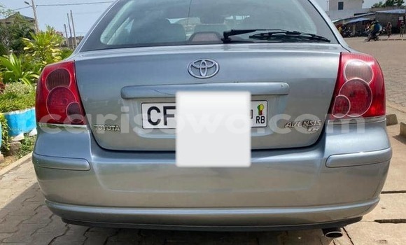 Sayi Na hannu Toyota Avensis Azurfa Mota in Cotonou a Benin