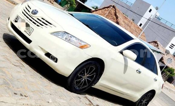 Sayi Na hannu Toyota Camry White Mota in Cotonou a Benin Sayi Na hannu Toyota Camry White Mota in Cotonou a Benin