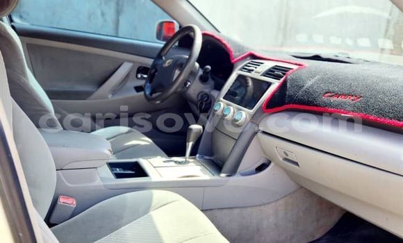 Sayi Na hannu Toyota Camry White Mota in Cotonou a Benin Sayi Na hannu Toyota Camry White Mota in Cotonou a Benin