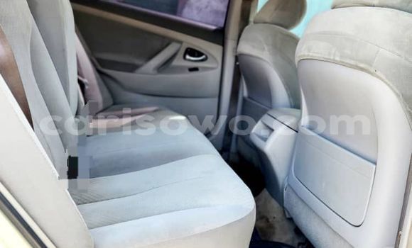 Sayi Na hannu Toyota Camry White Mota in Cotonou a Benin Sayi Na hannu Toyota Camry White Mota in Cotonou a Benin