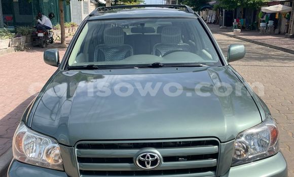 Ra Àlòkù Toyota Highlander Alawọ ewe Ọkọ̀ in Cotonou ni Benin