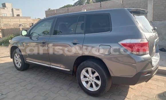 Ra Àlòkù Toyota Highlander Silver Ọkọ̀ in Cotonou ni Benin Ra Àlòkù Toyota Highlander Silver Ọkọ̀ in Cotonou ni Benin