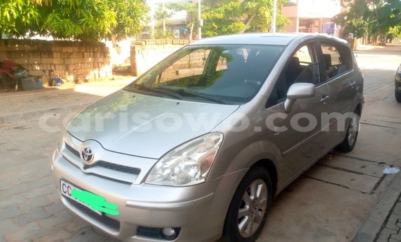 Ra Àlòkù Toyota Corolla Verso Silver Ọkọ̀ in Cotonou ni Benin Ra Àlòkù Toyota Corolla Verso Silver Ọkọ̀ in Cotonou ni Benin
