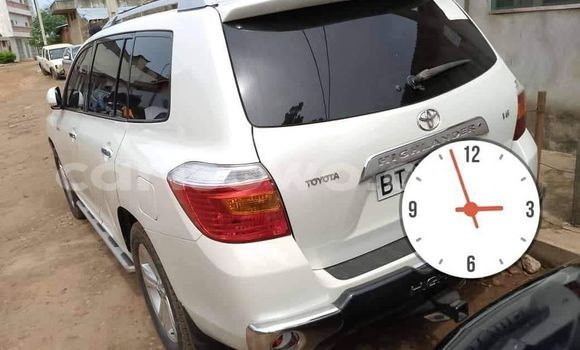 Acheter Occasion Voiture Toyota Highlander Blanc à Abomey Calavi, Benin Acheter Occasion Voiture Toyota Highlander Blanc à Abomey Calavi, Benin