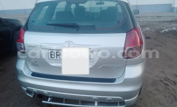 Sayi Na hannu Toyota Matrix White Mota in Cotonou a Benin