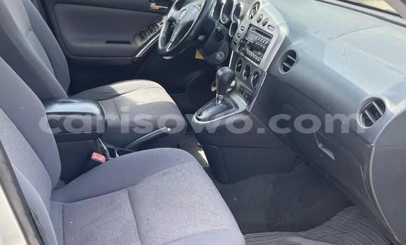 Ra Àlòkù Toyota Matrix funfun Ọkọ̀ in Cotonou ni Benin Ra Àlòkù Toyota Matrix funfun Ọkọ̀ in Cotonou ni Benin