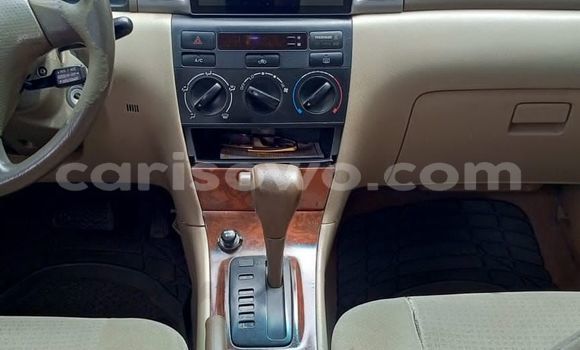 Sayi Na hannu Toyota Corolla Azurfa Mota in Cotonou a Benin Sayi Na hannu Toyota Corolla Azurfa Mota in Cotonou a Benin