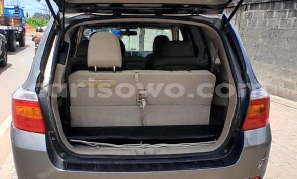 Ra Àlòkù Toyota Highlander Silver Ọkọ̀ in Cotonou ni Benin Ra Àlòkù Toyota Highlander Silver Ọkọ̀ in Cotonou ni Benin