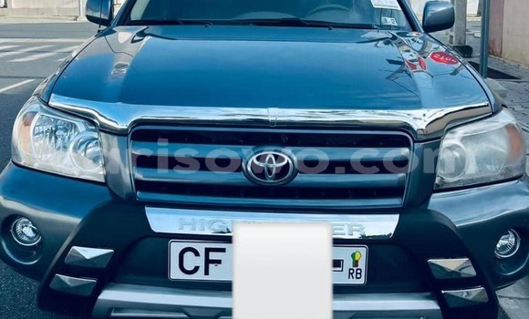 Buy Used Toyota Highlander Silver Car in Cotonou in Benign
