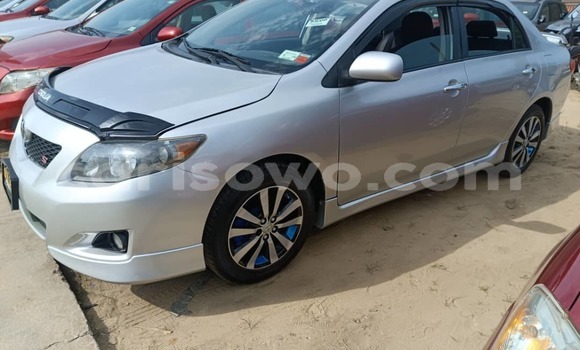 Buy Used Toyota Corolla Silver Car in Cotonou in Benign