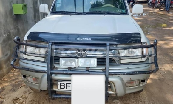 Ra Àlòkù Toyota 4Runner Silver Ọkọ̀ in Cotonou ni Benin Ra Àlòkù Toyota 4Runner Silver Ọkọ̀ in Cotonou ni Benin