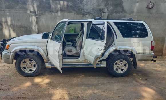 Ra Àlòkù Toyota 4Runner Silver Ọkọ̀ in Cotonou ni Benin Ra Àlòkù Toyota 4Runner Silver Ọkọ̀ in Cotonou ni Benin