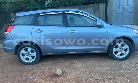 Ra Àlòkù Toyota Matrix Blue Ọkọ̀ in Cotonou ni Benin Ra Àlòkù Toyota Matrix Blue Ọkọ̀ in Cotonou ni Benin