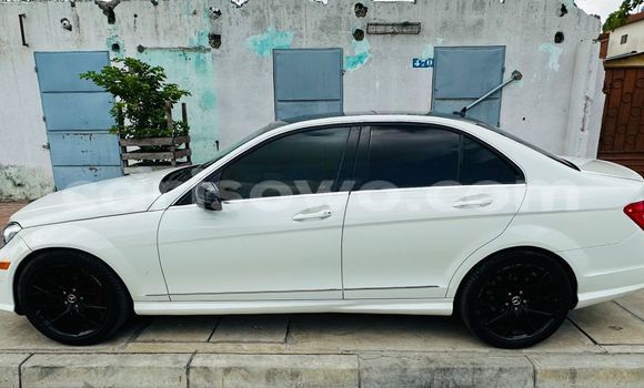 Ra Àlòkù Mercedes-Benz C-Classe funfun Ọkọ̀ in Cotonou ni Benin Ra Àlòkù Mercedes-Benz C-Classe funfun Ọkọ̀ in Cotonou ni Benin