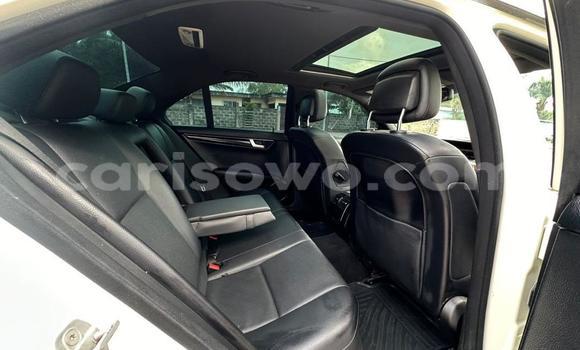 Ra Àlòkù Mercedes-Benz C-Classe funfun Ọkọ̀ in Cotonou ni Benin Ra Àlòkù Mercedes-Benz C-Classe funfun Ọkọ̀ in Cotonou ni Benin