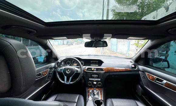 Ra Àlòkù Mercedes-Benz C-Classe funfun Ọkọ̀ in Cotonou ni Benin Ra Àlòkù Mercedes-Benz C-Classe funfun Ọkọ̀ in Cotonou ni Benin