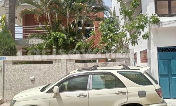 Ra Àlòkù Lexus RX 300 Alagara Ọkọ̀ in Cotonou ni Benin Ra Àlòkù Lexus RX 300 Alagara Ọkọ̀ in Cotonou ni Benin