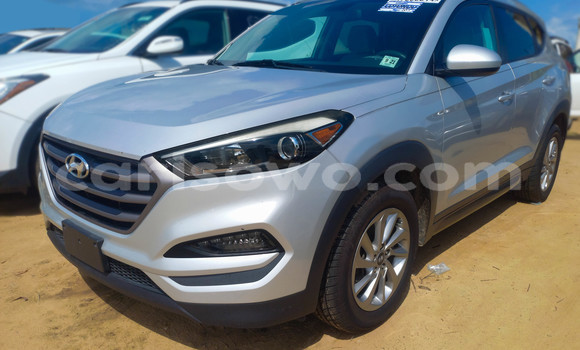 Acheter Occasion Voiture Hyundai Tucson Gris à Cotonou, Benin Acheter Occasion Voiture Hyundai Tucson Gris à Cotonou, Benin