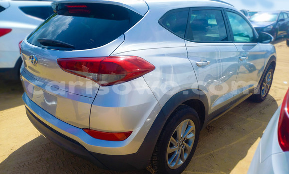 Acheter Occasion Voiture Hyundai Tucson Gris à Cotonou, Benin Acheter Occasion Voiture Hyundai Tucson Gris à Cotonou, Benin