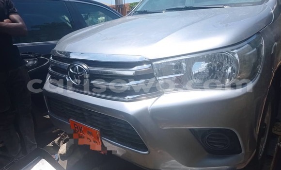 Sayi Na hannu Toyota Hilux Sauran Mota in Cotonou a Benin