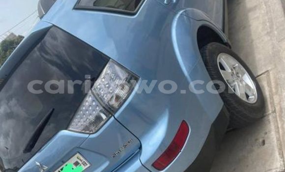Sayi Na hannu Mitsubishi Outlander Blue Mota in Cotonou a Benin Sayi Na hannu Mitsubishi Outlander Blue Mota in Cotonou a Benin