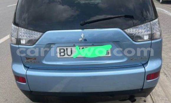 Sayi Na hannu Mitsubishi Outlander Blue Mota in Cotonou a Benin Sayi Na hannu Mitsubishi Outlander Blue Mota in Cotonou a Benin