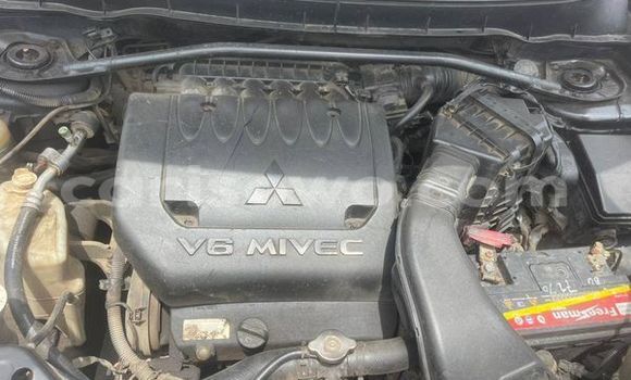 Sayi Na hannu Mitsubishi Outlander Blue Mota in Cotonou a Benin Sayi Na hannu Mitsubishi Outlander Blue Mota in Cotonou a Benin