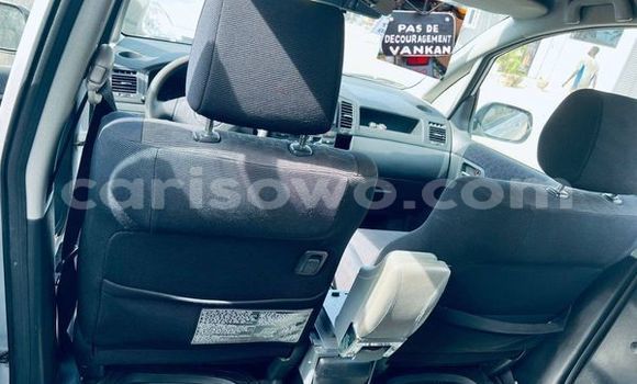 Sayi Na hannu Toyota Corolla Verso Sauran Mota in Cotonou a Benin Sayi Na hannu Toyota Corolla Verso Sauran Mota in Cotonou a Benin