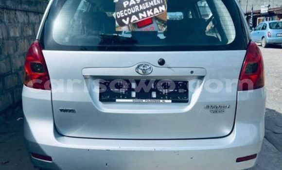 Sayi Na hannu Toyota Corolla Verso Sauran Mota in Cotonou a Benin Sayi Na hannu Toyota Corolla Verso Sauran Mota in Cotonou a Benin