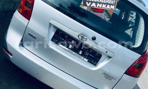 Sayi Na hannu Toyota Corolla Verso Sauran Mota in Cotonou a Benin Sayi Na hannu Toyota Corolla Verso Sauran Mota in Cotonou a Benin