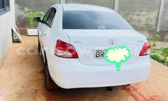 Acheter Occasion Voiture Toyota Yaris Blanc à Cotonou, Benin
