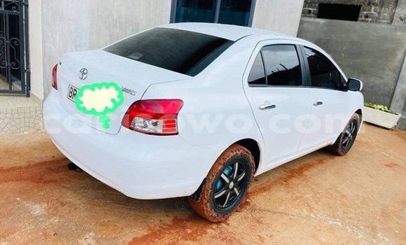 Acheter Occasion Voiture Toyota Yaris Blanc à Cotonou, Benin Acheter Occasion Voiture Toyota Yaris Blanc à Cotonou, Benin