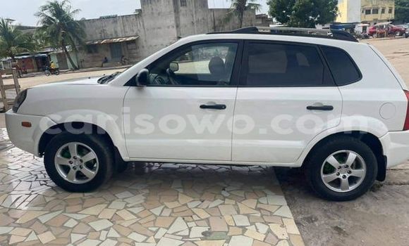 Acheter Occasion Voiture Hyundai Tucson Blanc à Cotonou, Benin Acheter Occasion Voiture Hyundai Tucson Blanc à Cotonou, Benin