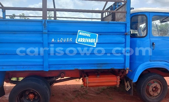 Acheter Occasion Voiture Renault Avantime Bleu à Cotonou, Benin Acheter Occasion Voiture Renault Avantime Bleu à Cotonou, Benin