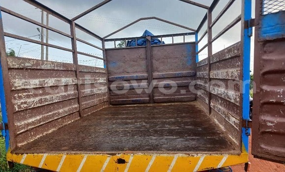 Acheter Occasion Voiture Renault Avantime Bleu à Cotonou, Benin Acheter Occasion Voiture Renault Avantime Bleu à Cotonou, Benin