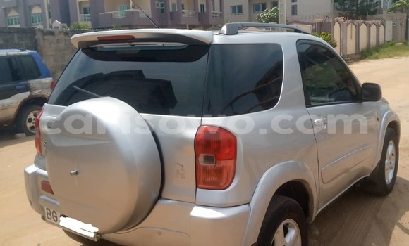 Acheter Occasion Voiture Toyota RAV4 Gris à Cotonou, Benin Acheter Occasion Voiture Toyota RAV4 Gris à Cotonou, Benin