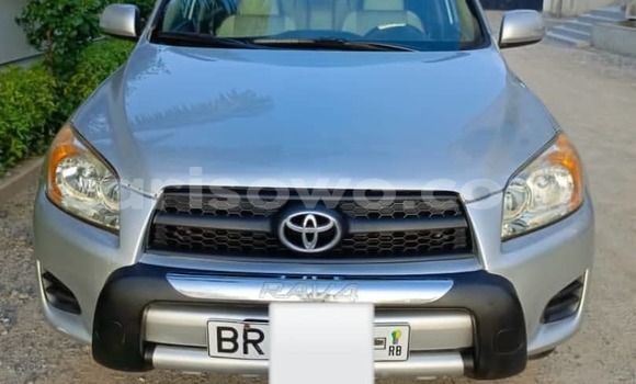 Sayi Na hannu Toyota RAV4 Azurfa Mota in Cotonou a Benin