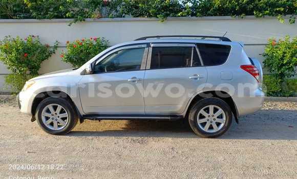 Sayi Na hannu Toyota RAV4 Azurfa Mota in Cotonou a Benin Sayi Na hannu Toyota RAV4 Azurfa Mota in Cotonou a Benin