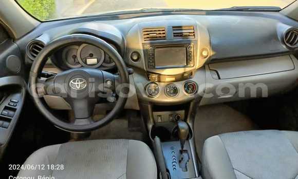 Sayi Na hannu Toyota RAV4 Azurfa Mota in Cotonou a Benin Sayi Na hannu Toyota RAV4 Azurfa Mota in Cotonou a Benin