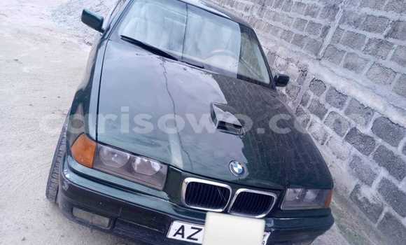 Sayi Na hannu BMW 3–Series Green Mota in Cotonou a Benin