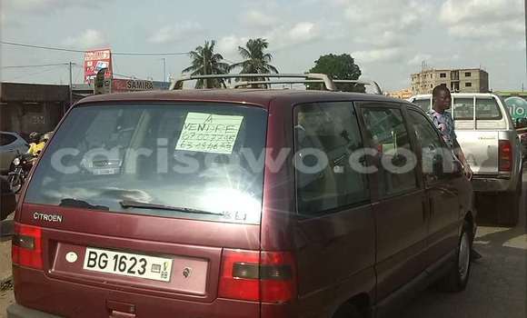 Ra Àlòkù Citroen 2CV Red Ọkọ̀ in Cotonou ni Benin Ra Àlòkù Citroen 2CV Red Ọkọ̀ in Cotonou ni Benin