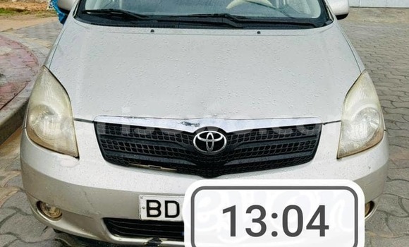 Ra Àlòkù Toyota Corolla Verso Silver Ọkọ̀ in Cotonou ni Benin
