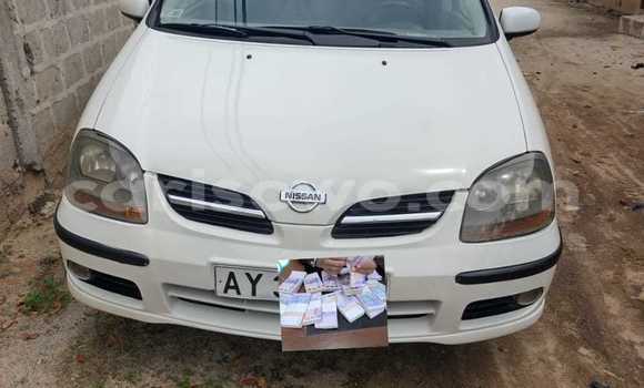 Acheter Occasion Voiture Nissan Almera Tino Blanc à Cotonou, Benin