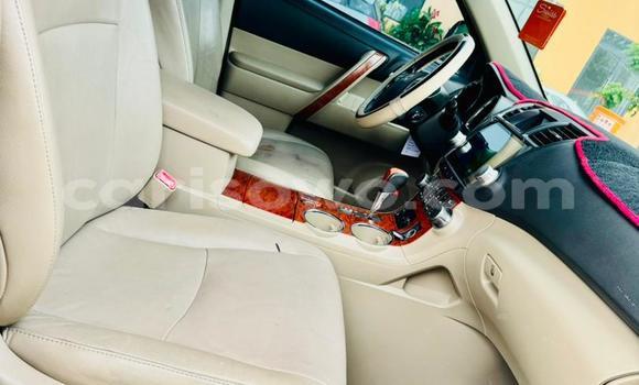 Sayi Na hannu Toyota Highlander White Mota in Cotonou a Benin Sayi Na hannu Toyota Highlander White Mota in Cotonou a Benin