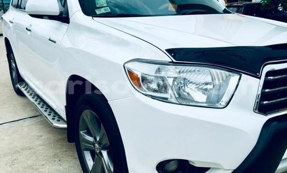 Sayi Na hannu Toyota Highlander White Mota in Cotonou a Benin Sayi Na hannu Toyota Highlander White Mota in Cotonou a Benin