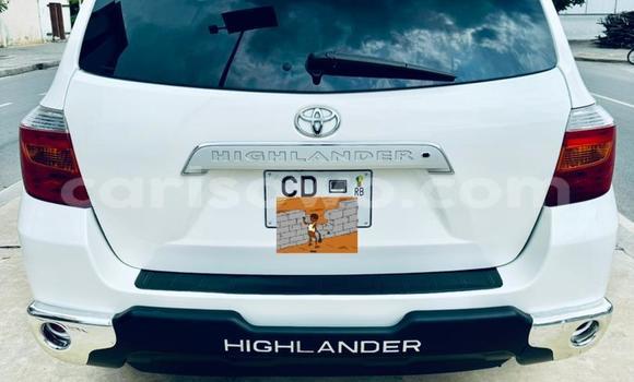 Sayi Na hannu Toyota Highlander White Mota in Cotonou a Benin Sayi Na hannu Toyota Highlander White Mota in Cotonou a Benin