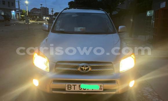 Sayi Na hannu Toyota RAV4 Green Mota in Cotonou a Benin