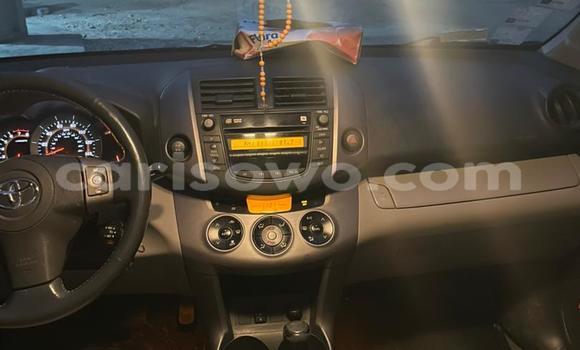 Ra Àlòkù Toyota RAV4 Alawọ ewe Ọkọ̀ in Cotonou ni Benin Ra Àlòkù Toyota RAV4 Alawọ ewe Ọkọ̀ in Cotonou ni Benin